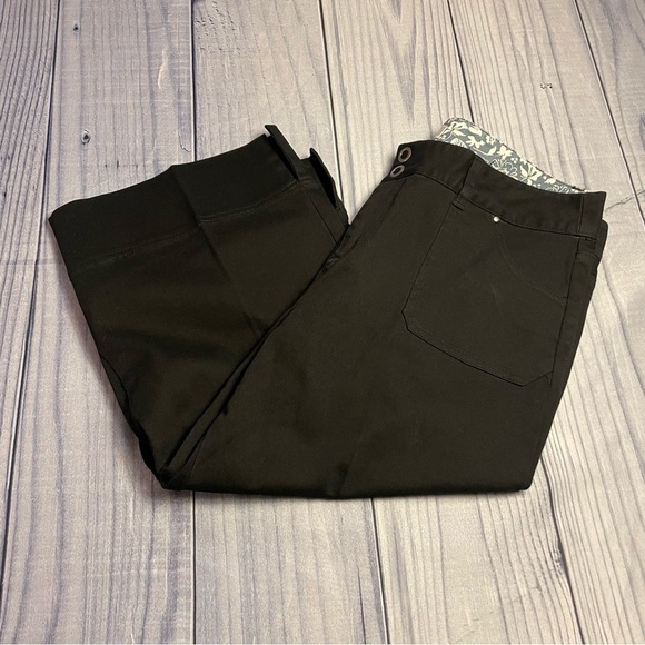 Christopher & Banks Cropped Pants, PM - Picture 2 of 12
